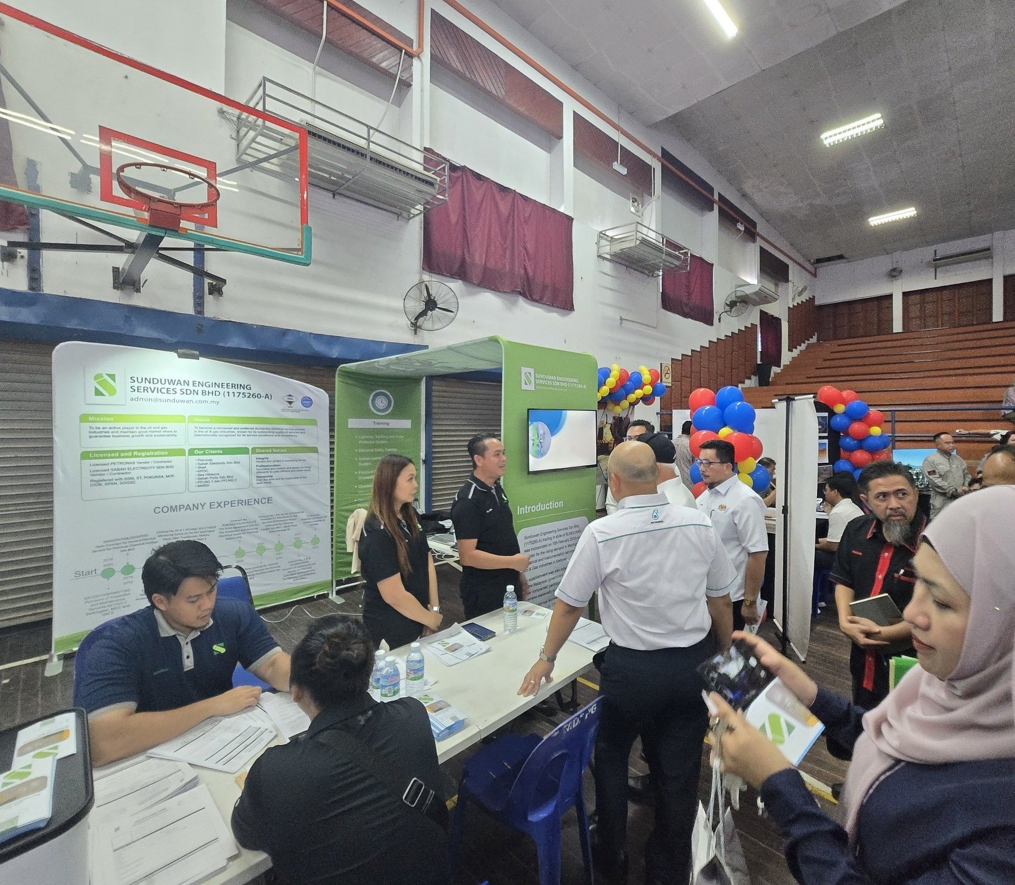 Engagement session at the Sunduwan booth